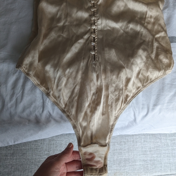 Body corset silk and gold embroidery - Picture 5 of 16